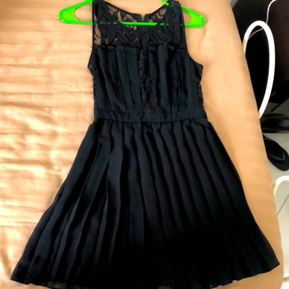 BCBG little black dress. Sz 0 - Picture 3 of 8